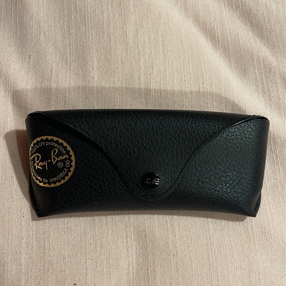 New Ray-Ban RB2132 Replacement lenses 100% Authentic 52mm with case and cloth - Picture 9 of 10